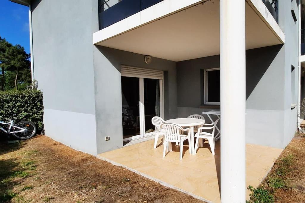 Chez Ced Et Laeti, Appartement Prive Avec Jardin Et Terrasse Dans Residence L'Estuaire Muni D'Une Piscine Couverte Et Aire De Jeu, Linge De Lit Et De Salle D'Eau Ainsi Que Tele, Compris Dans Le Tarif Profitez A Fond De Notre Belle Region 滨海勒韦尔东 外观 照片