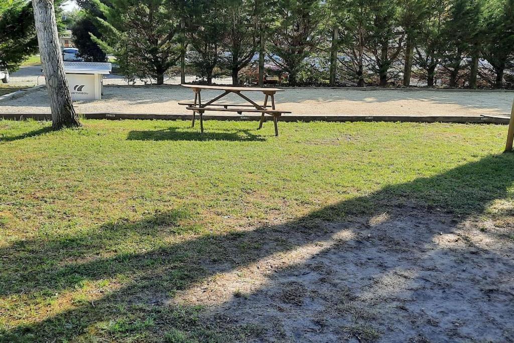 Chez Ced Et Laeti, Appartement Prive Avec Jardin Et Terrasse Dans Residence L'Estuaire Muni D'Une Piscine Couverte Et Aire De Jeu, Linge De Lit Et De Salle D'Eau Ainsi Que Tele, Compris Dans Le Tarif Profitez A Fond De Notre Belle Region 滨海勒韦尔东 外观 照片