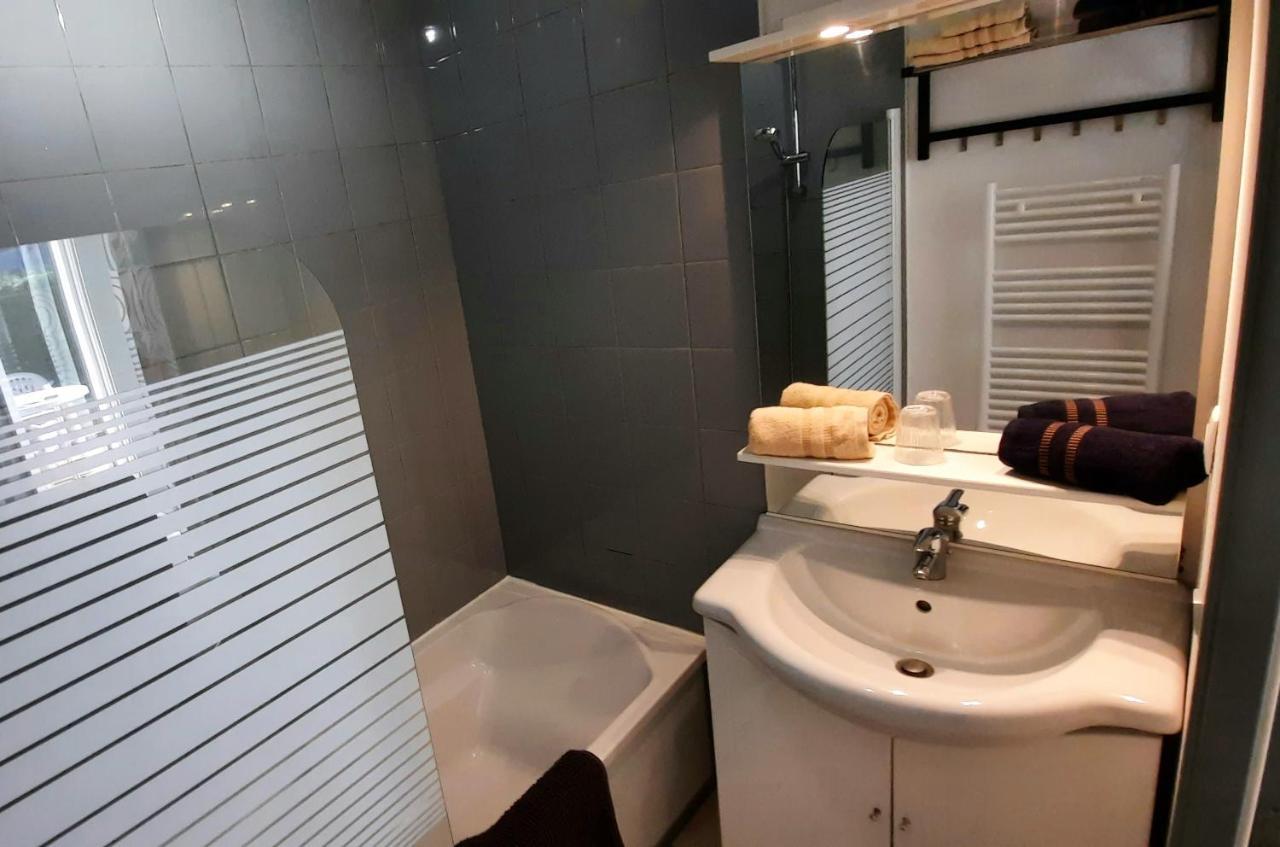 Chez Ced Et Laeti, Appartement Prive Avec Jardin Et Terrasse Dans Residence L'Estuaire Muni D'Une Piscine Couverte Et Aire De Jeu, Linge De Lit Et De Salle D'Eau Ainsi Que Tele, Compris Dans Le Tarif Profitez A Fond De Notre Belle Region 滨海勒韦尔东 外观 照片